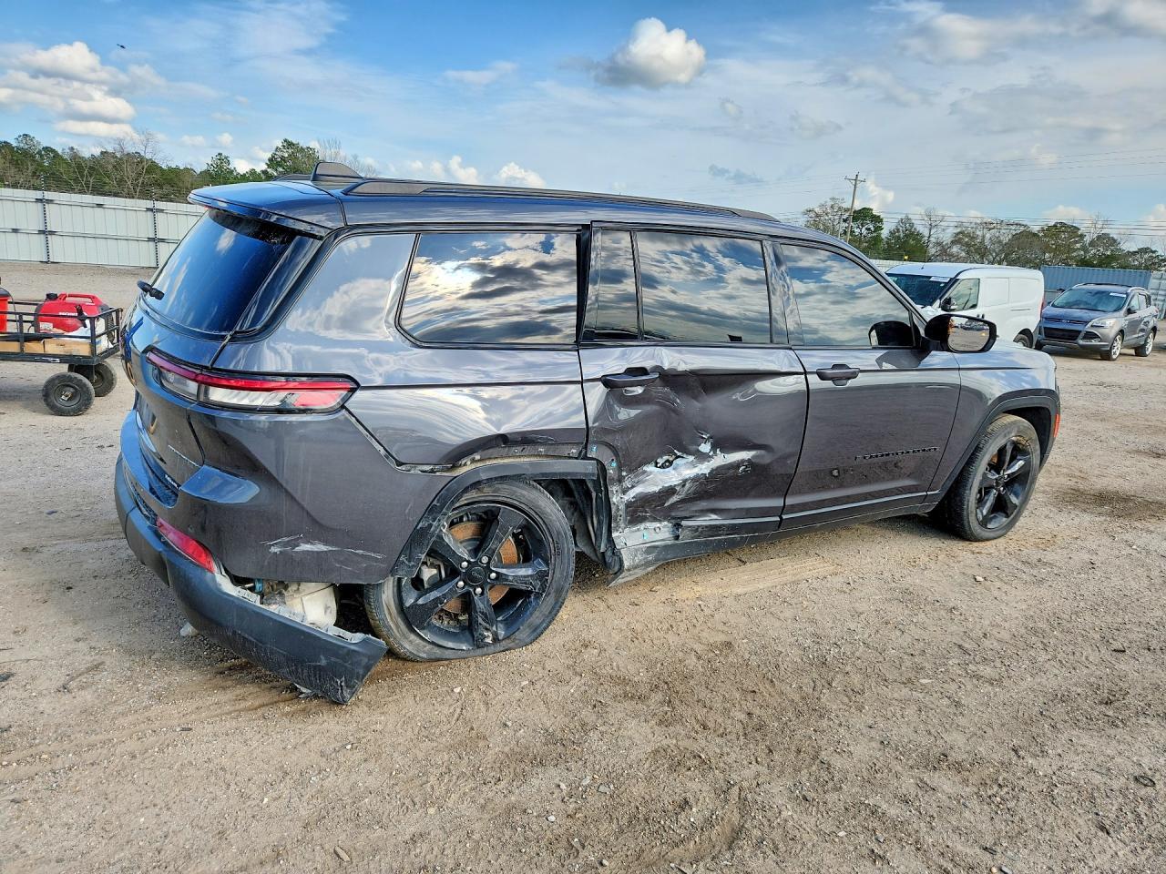 2022 Jeep Grand Cherokee L Laredo - zdjęcie 3