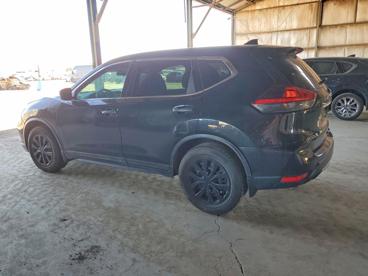 2018 Nissan Rogue S - zdjęcie 2