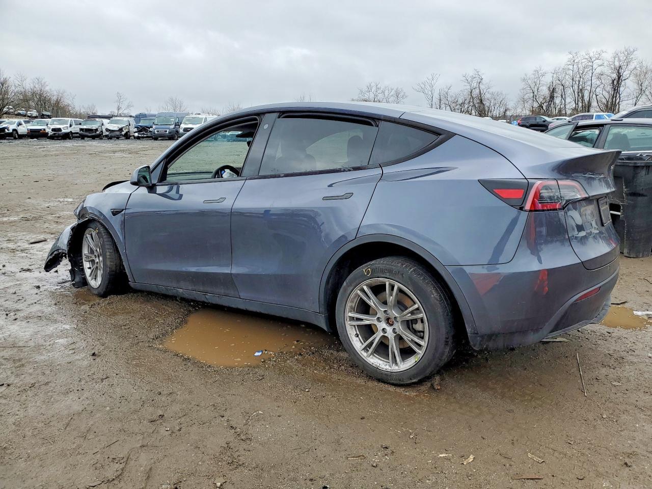 2023 Tesla Model Y - zdjęcie 2