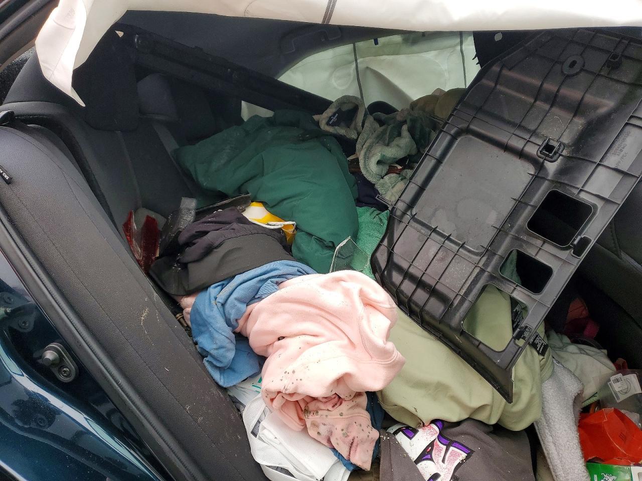 2020 Toyota Camry Le - zdjęcie 10