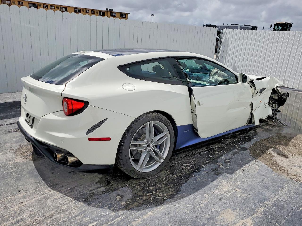 2015 Ferrari Ff - zdjęcie 3