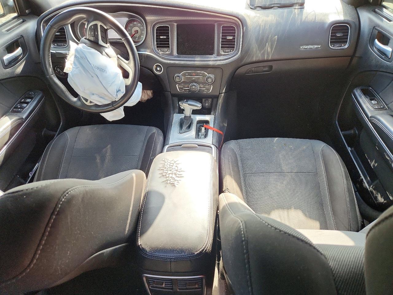 2015 Dodge Charger R - zdjęcie 8