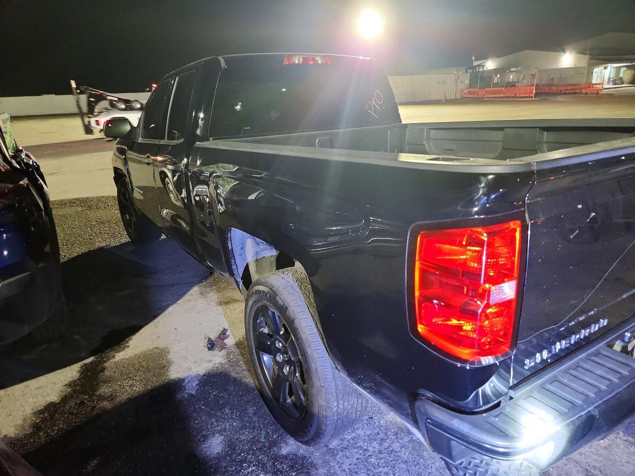 2018 Chevrolet Silverado Work Truck - zdjęcie 2