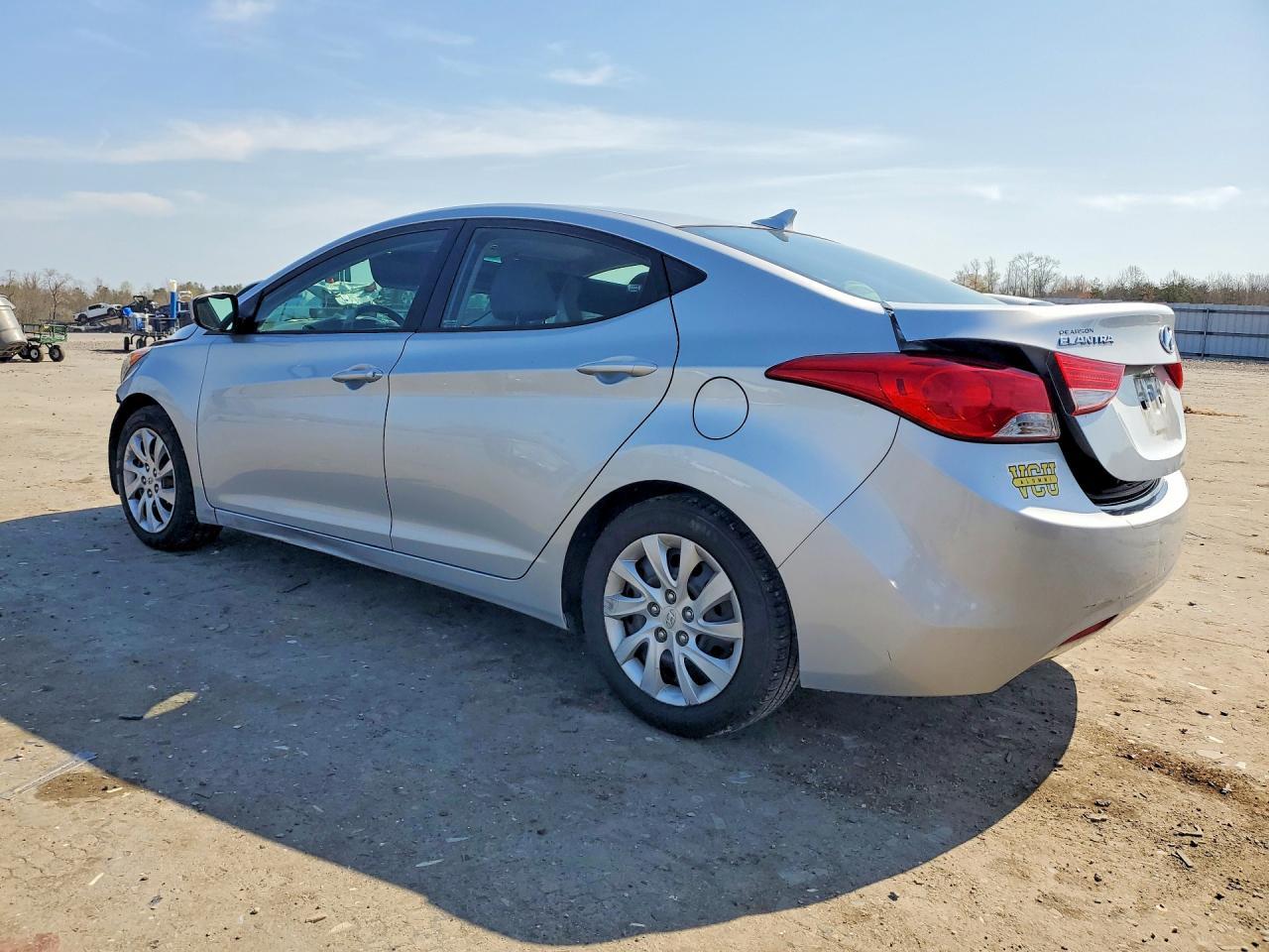 2013 Hyundai Elantra Gls - zdjęcie 2