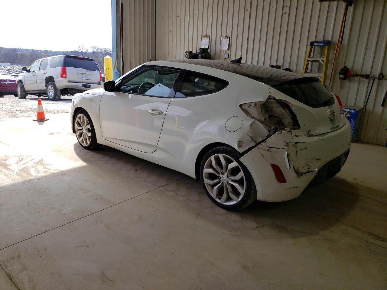 2013 Hyundai Veloster Base - zdjęcie 2