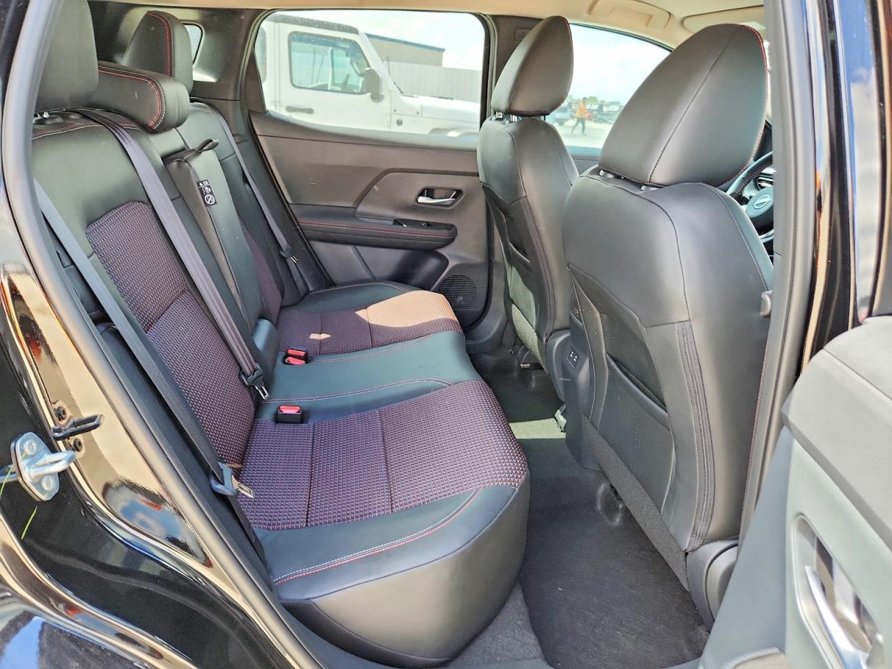 2025 Nissan Kicks Sr - zdjęcie 10