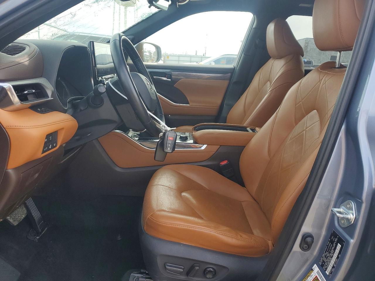 2020 Toyota Highlander Platinum - zdjęcie 7