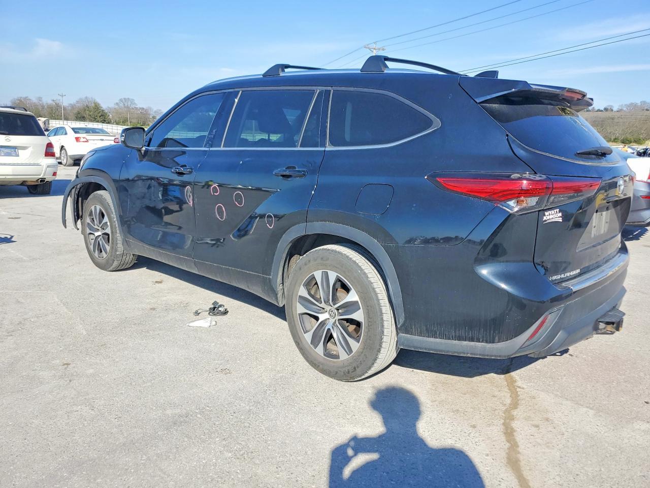 2021 Toyota Highlander Xle - zdjęcie 2