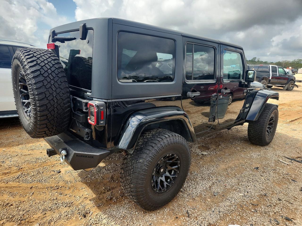 2015 Jeep Wrangler Unlimited Sahara - zdjęcie 3