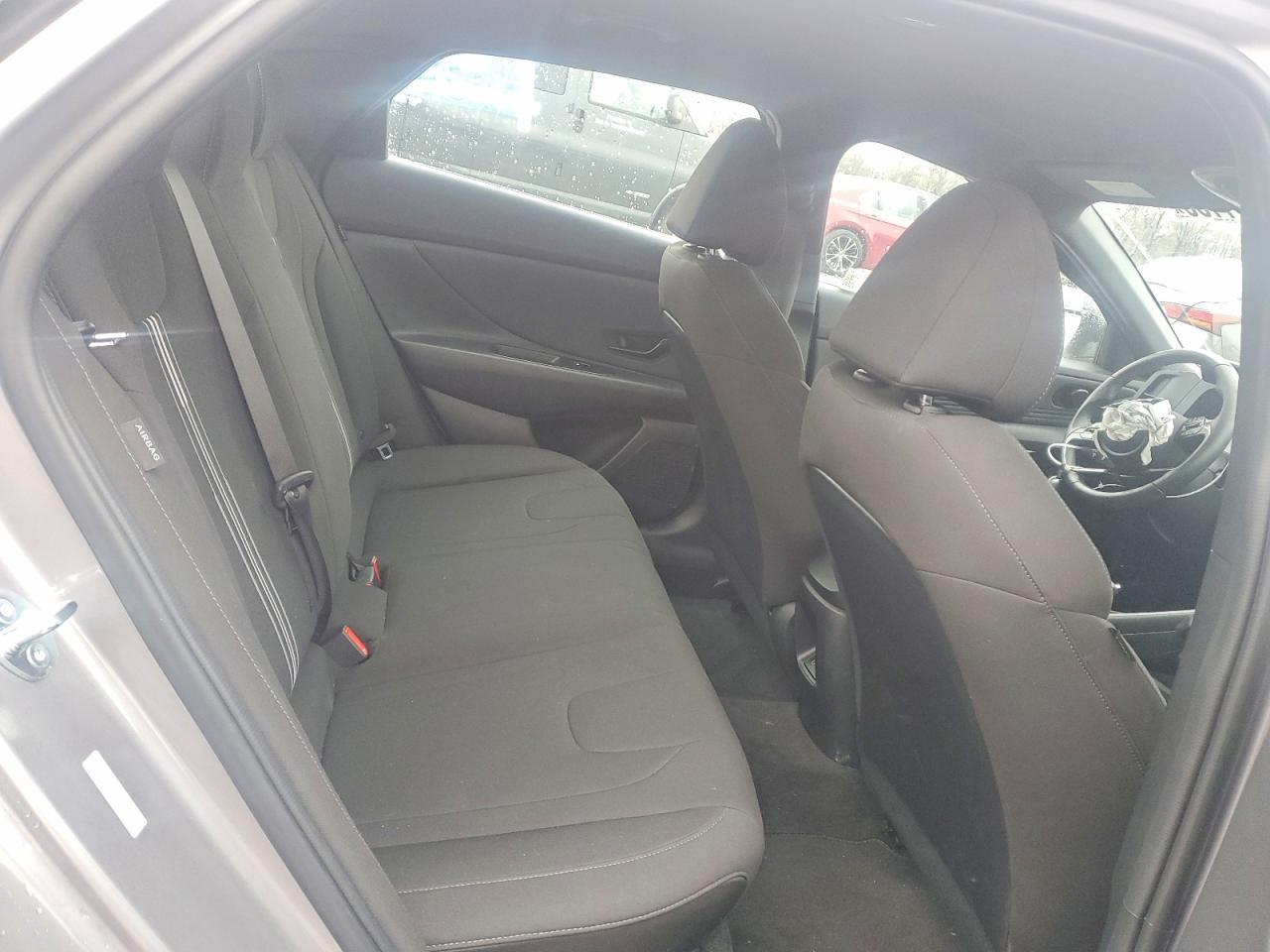 2025 Hyundai Elantra Sel Sport - zdjęcie 10
