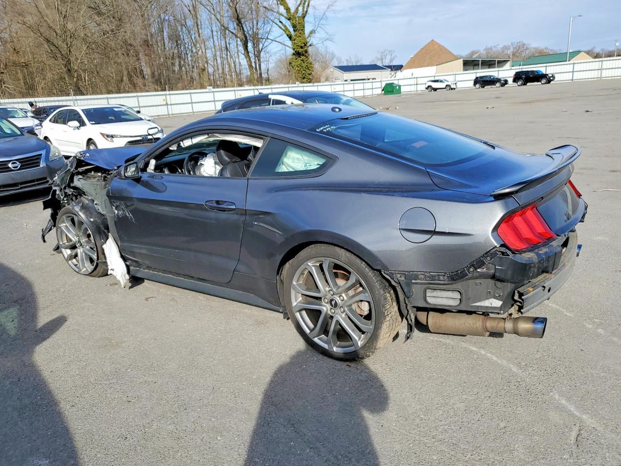 2019 Ford Mustang - zdjęcie 2