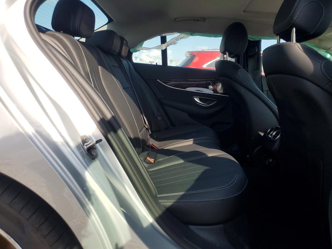 2017 Mercedes-Benz E 300 - zdjęcie 10