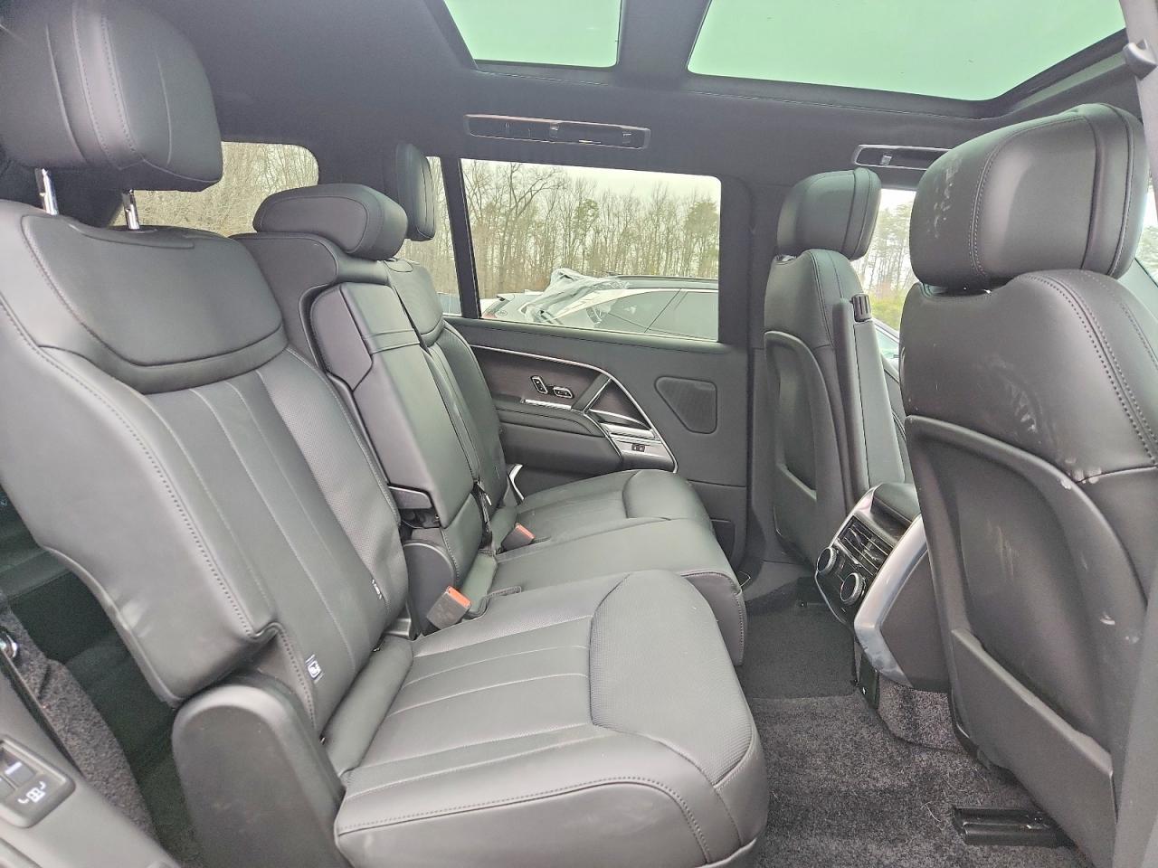 2025 Land Rover Range Rover Se - zdjęcie 11