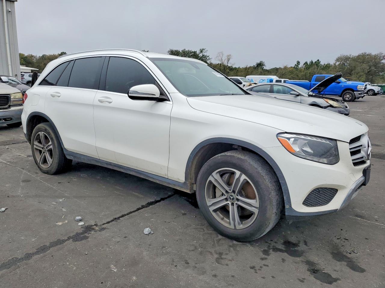 2019 Mercedes-Benz Glc 300 - zdjęcie 4