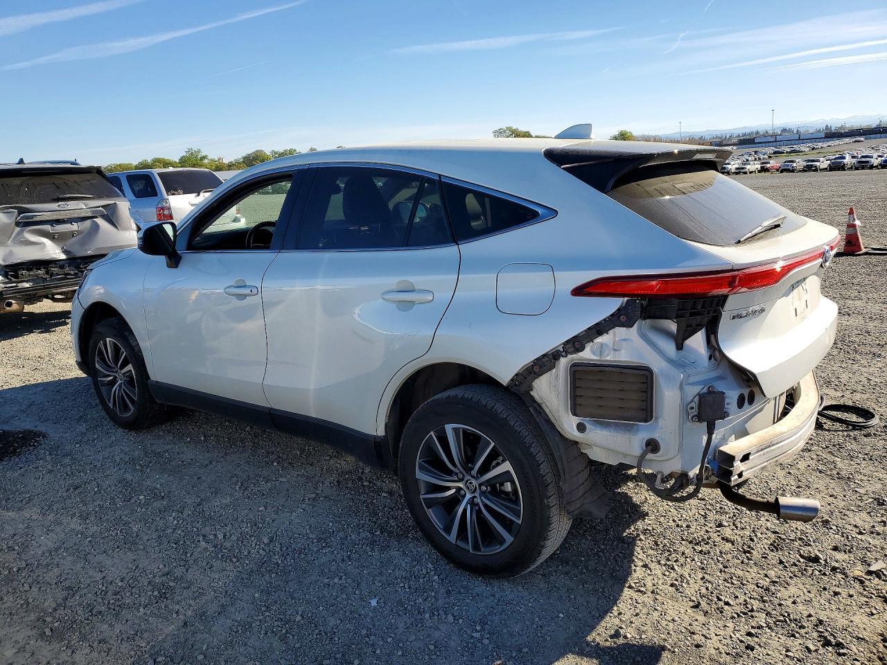 2022 Toyota Venza Le - zdjęcie 2