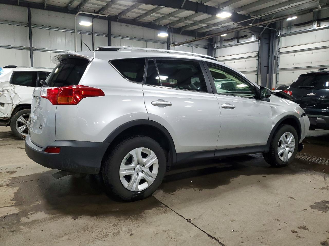 2015 Toyota Rav4 Le - zdjęcie 3