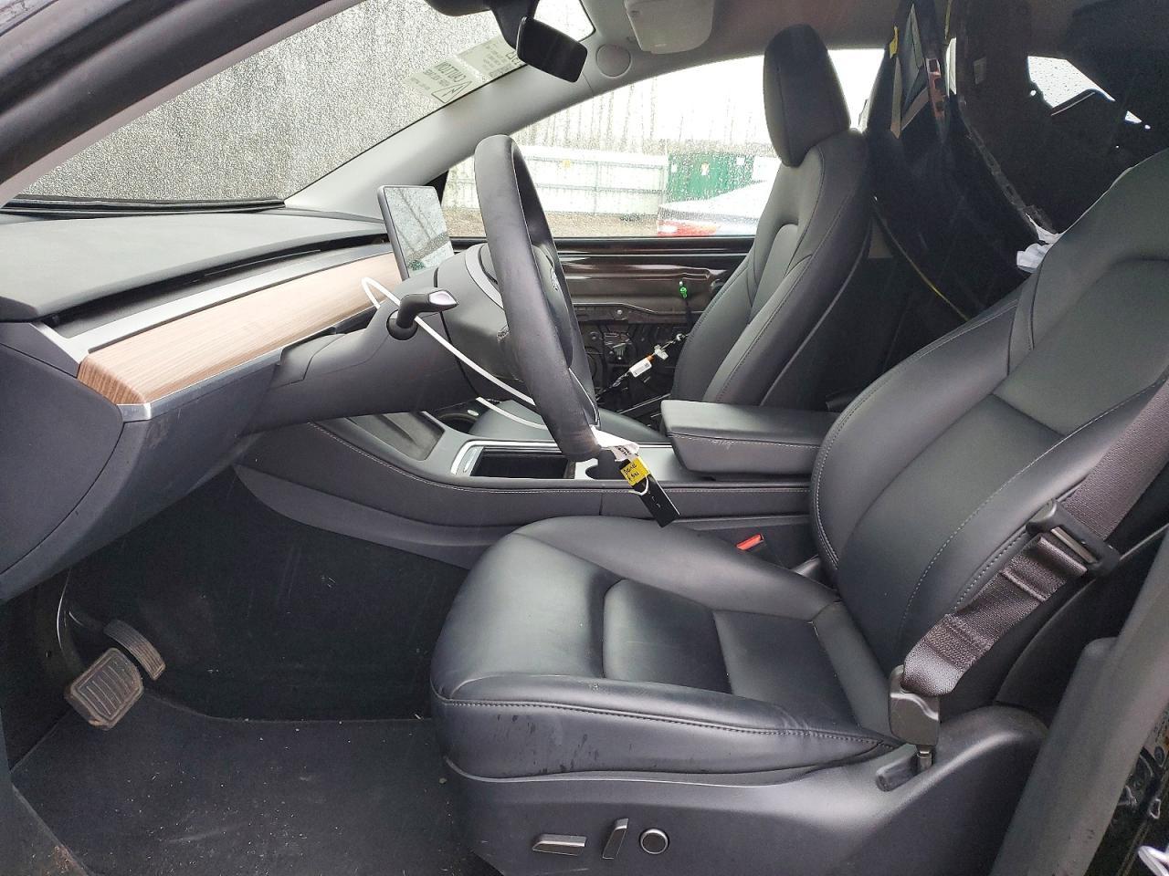 2025 Tesla Model Y - zdjęcie 7