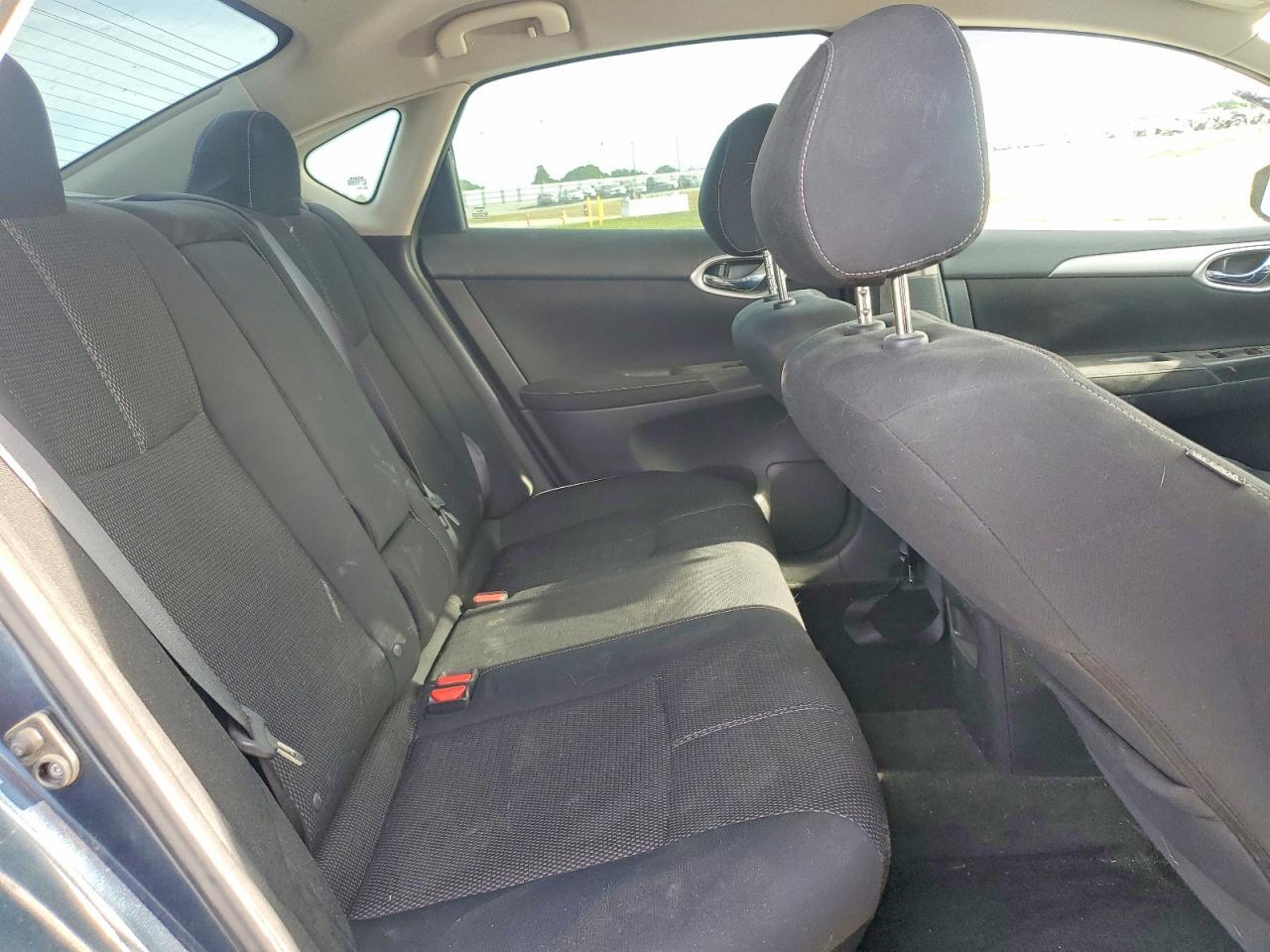 2014 Nissan Sentra S - zdjęcie 10