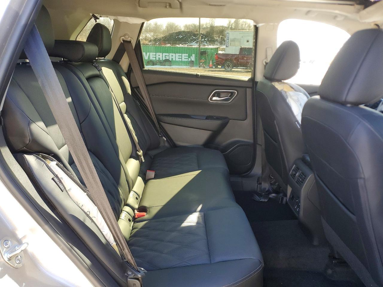 2026 Nissan Rogue Platinum - zdjęcie 11