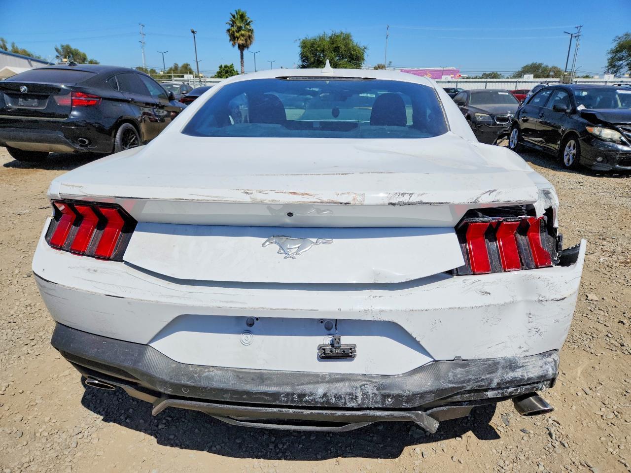 2025 Ford Mustang - zdjęcie 6