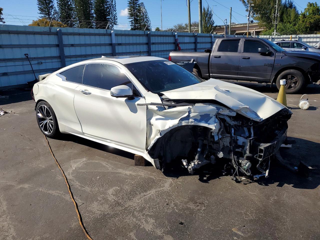 2017 Infiniti Q60 3.0T Premium - zdjęcie 4