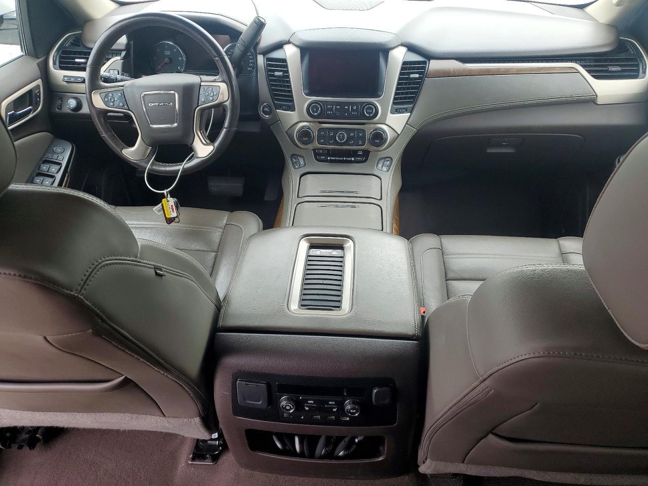 2019 GMC Yukon Denali - zdjęcie 8