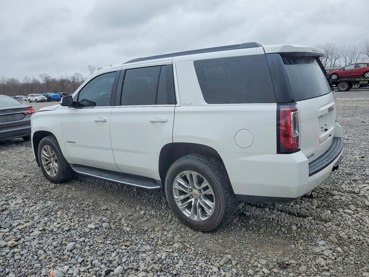 2017 GMC Yukon Sle - zdjęcie 2
