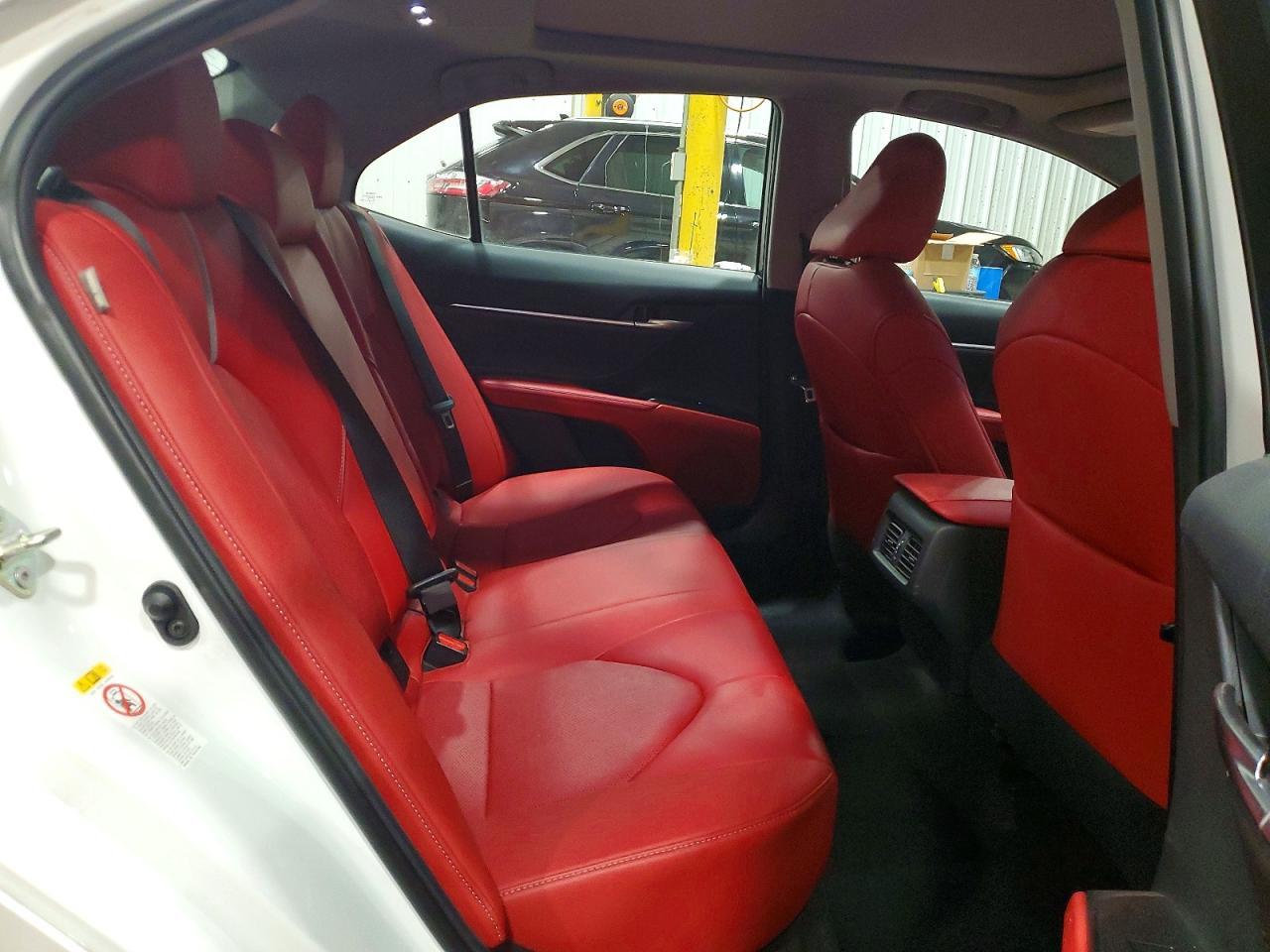 2018 Toyota Camry Xse - zdjęcie 10