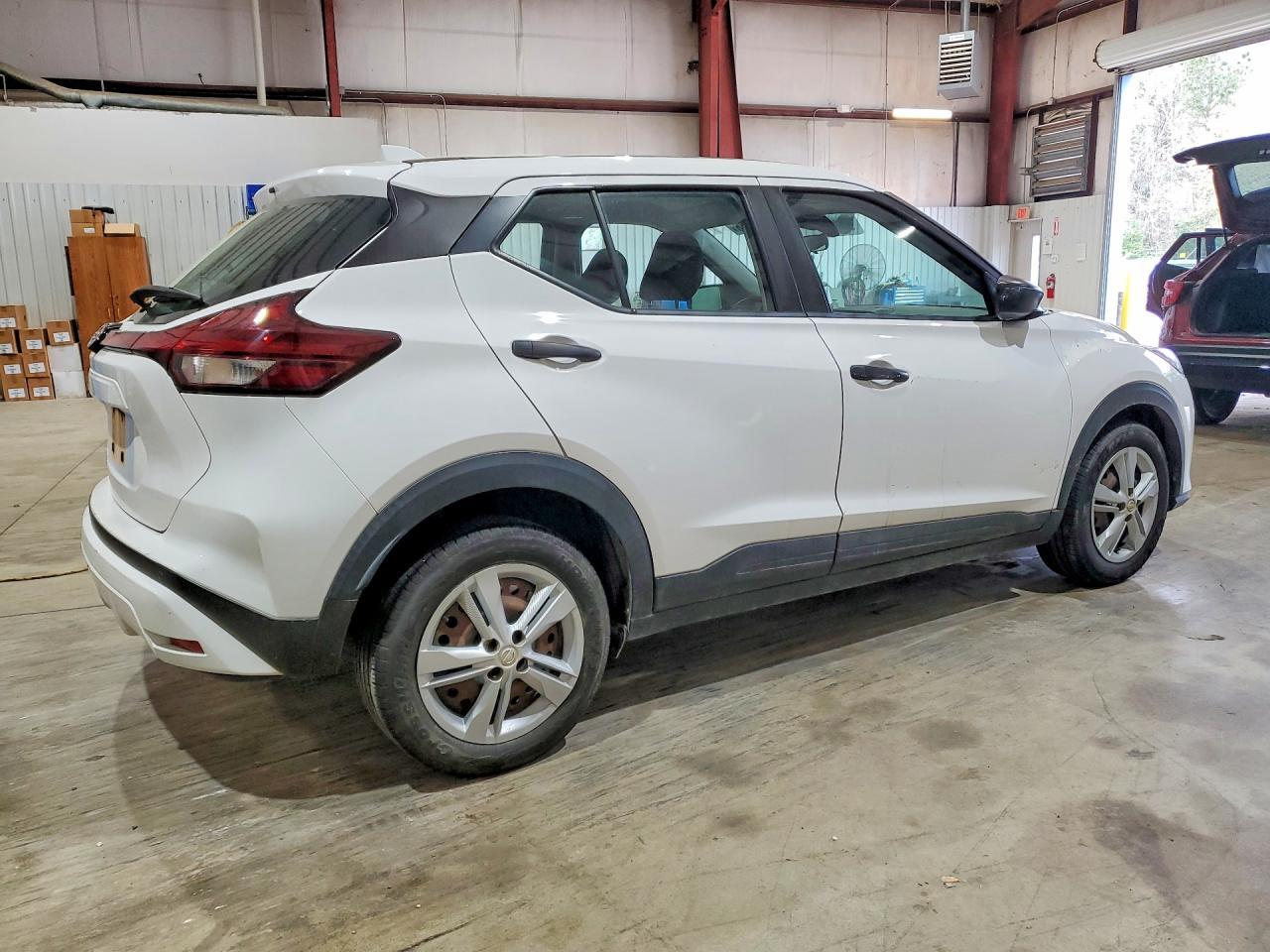 2021 Nissan Kicks S - zdjęcie 3