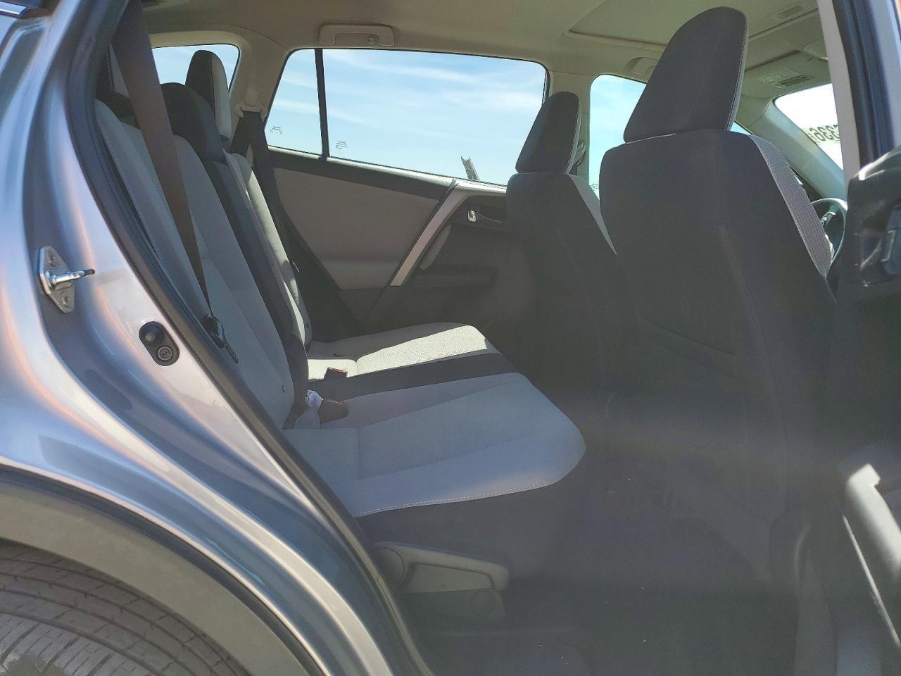 2016 Toyota Rav4 Xle - zdjęcie 11