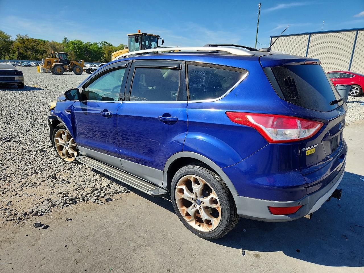 2013 Ford Escape Titanium - zdjęcie 2