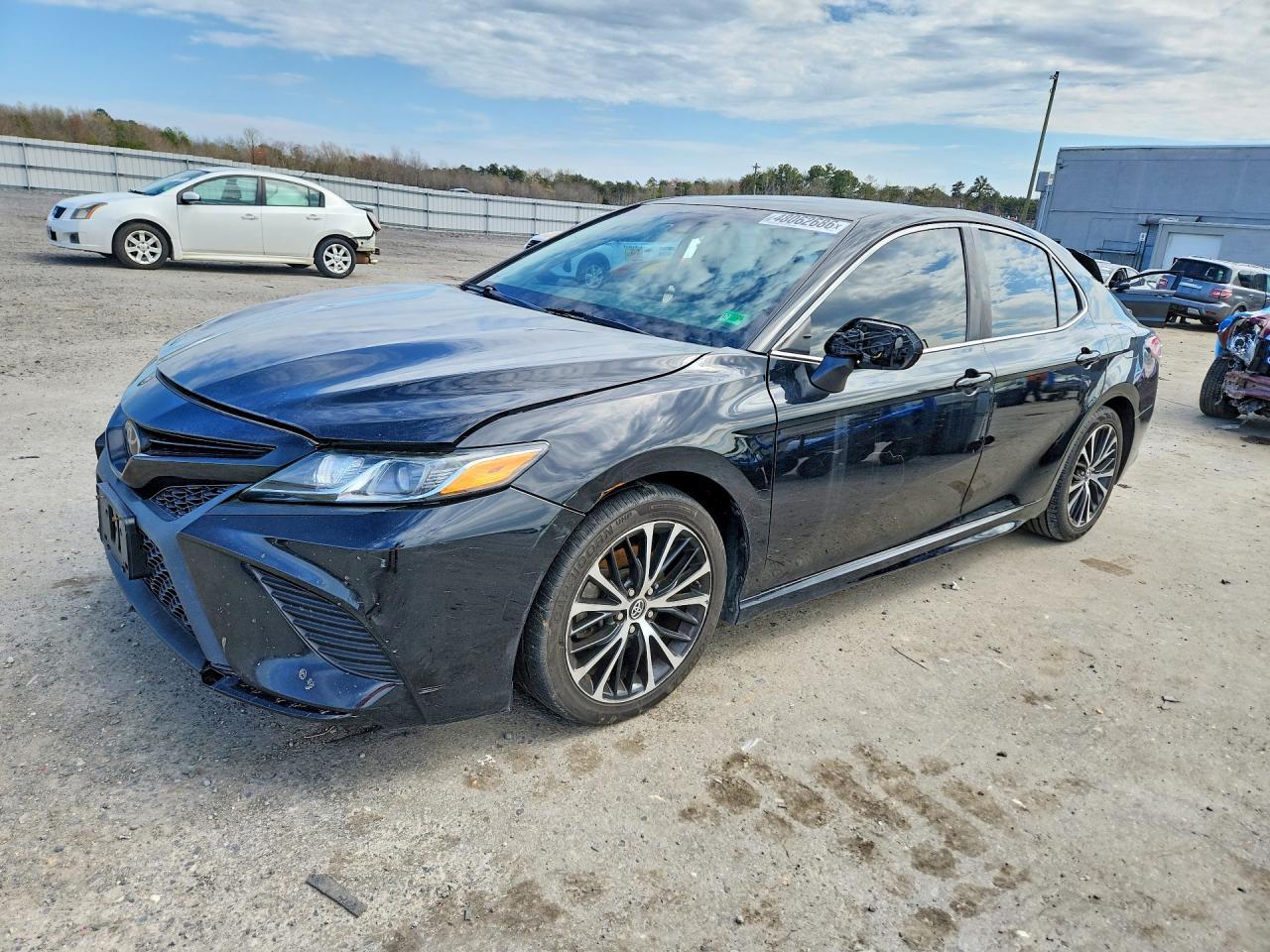 2019 Toyota Camry Se - zdjęcie główne