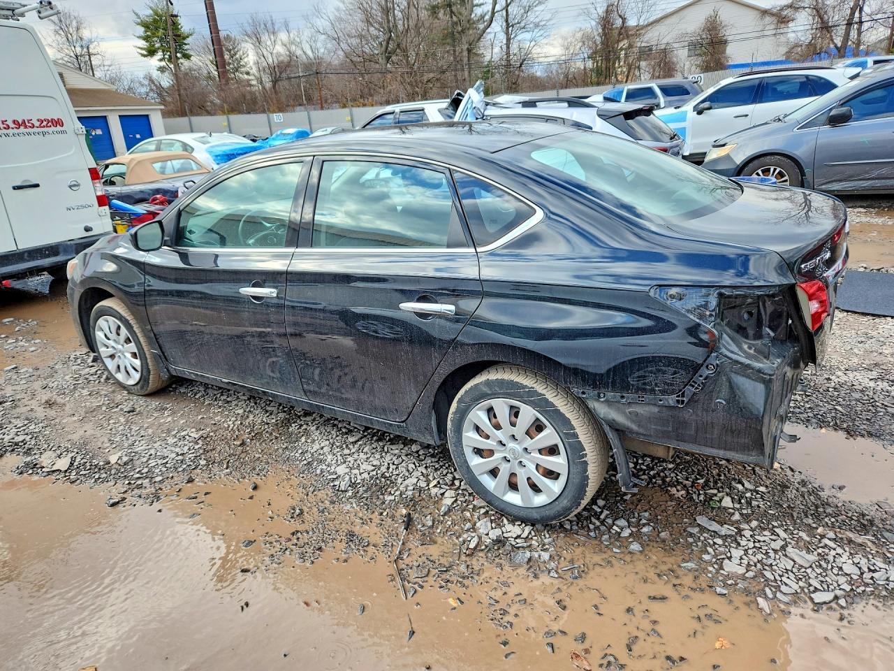 2017 Nissan Sentra S - zdjęcie 2