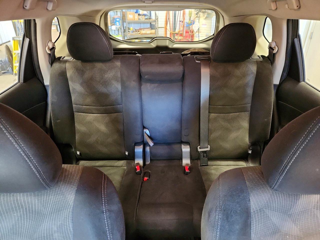 2015 Nissan Rogue S - zdjęcie 10