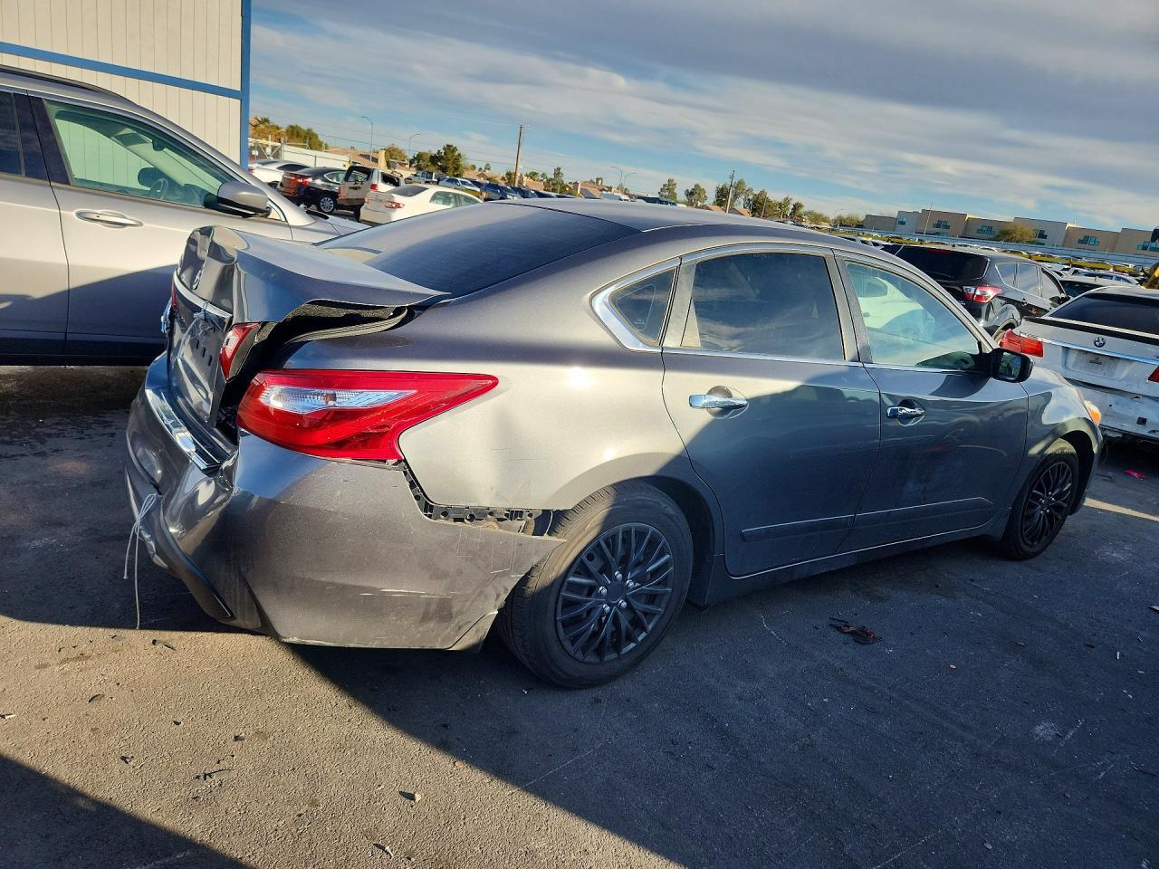 2017 Nissan Altima 2.5 - zdjęcie 3
