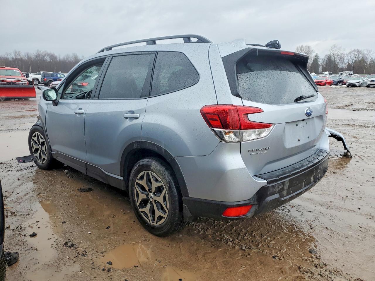 2023 Subaru Forester Premium - zdjęcie 2