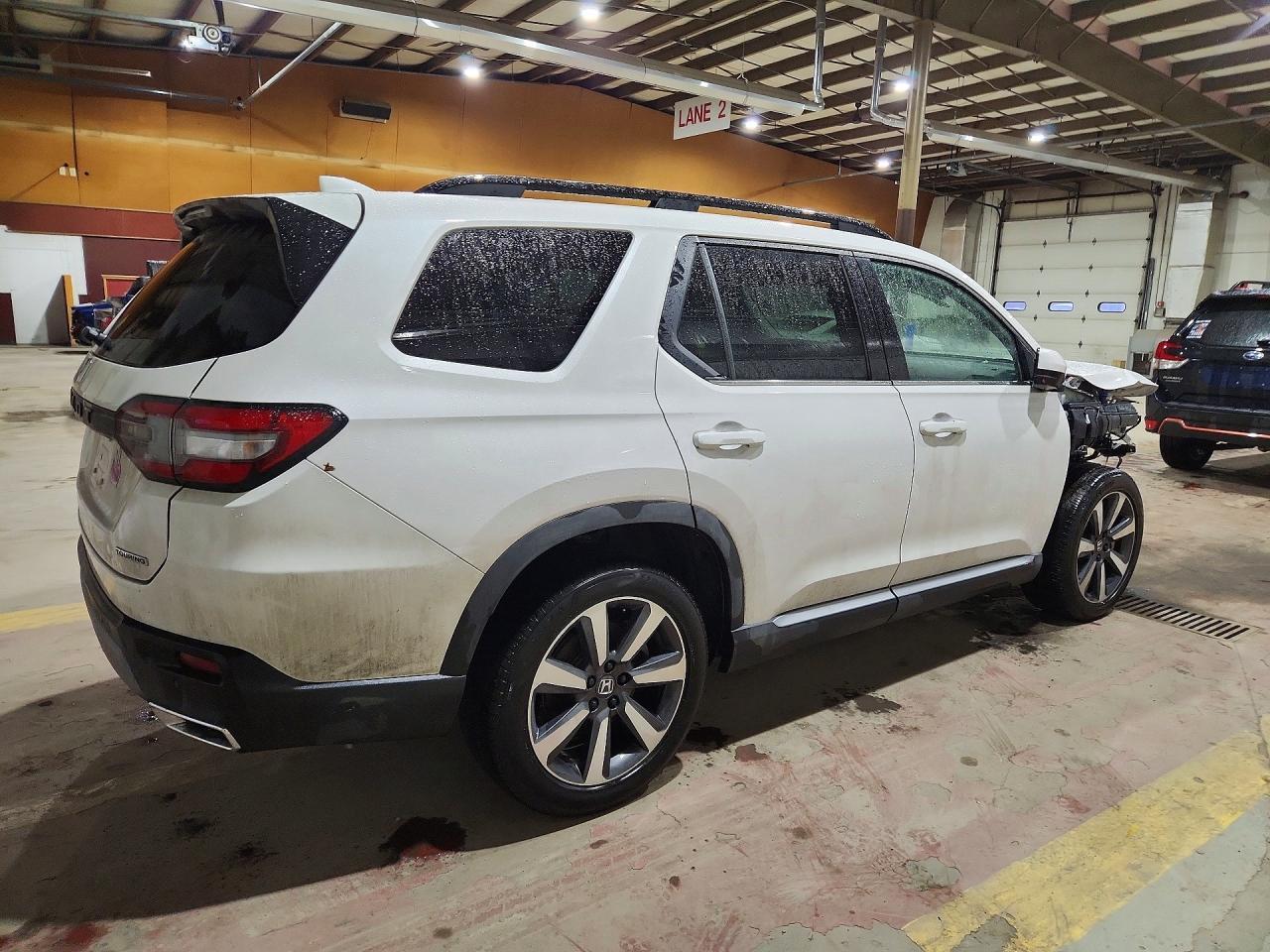 2025 Honda Pilot Touring - zdjęcie 3