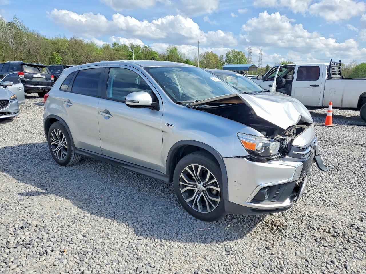 2018 Mitsubishi Outlander Sport Es - zdjęcie 4