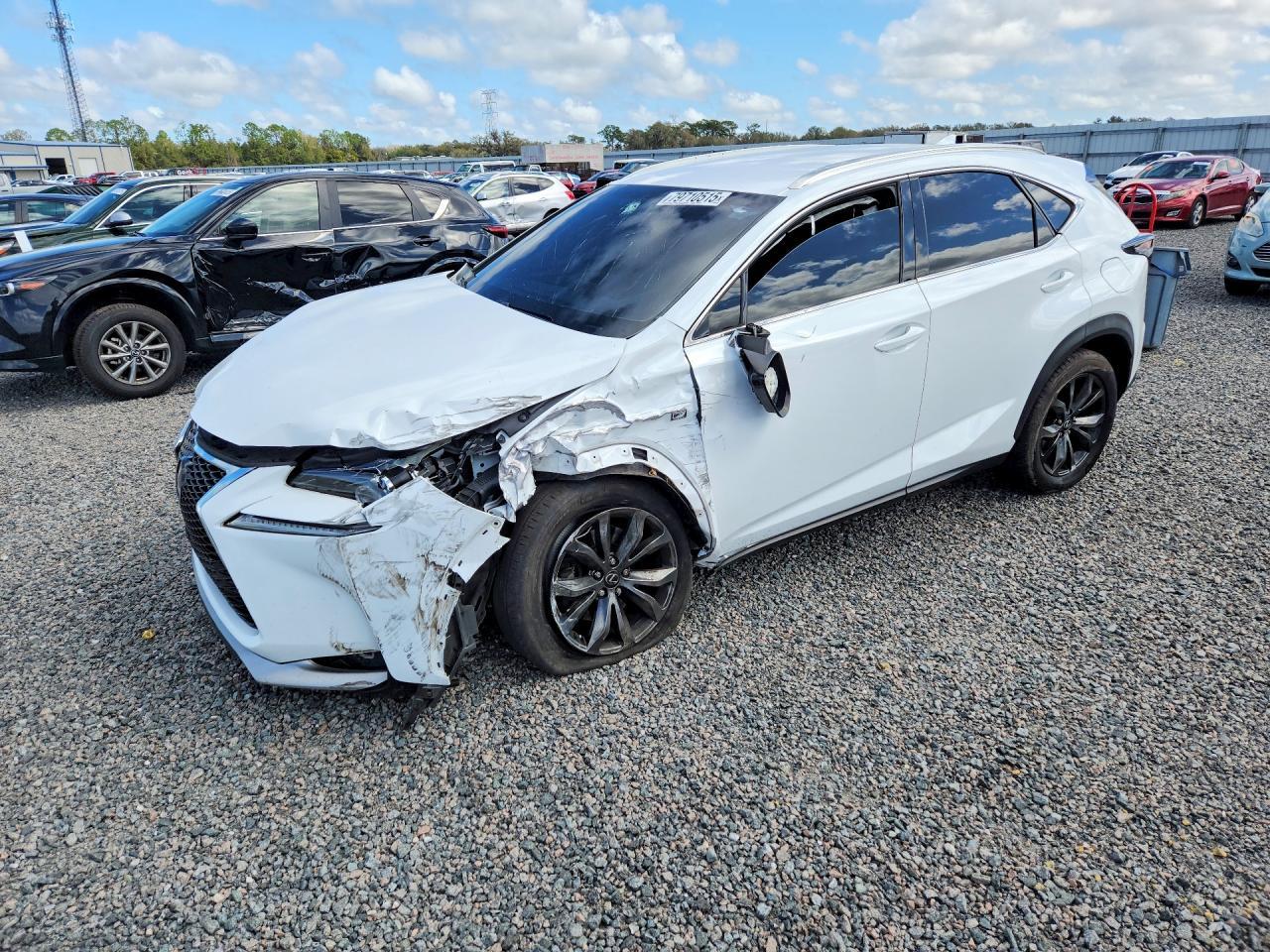 2017 Lexus Nx 200T F Sport - zdjęcie główne