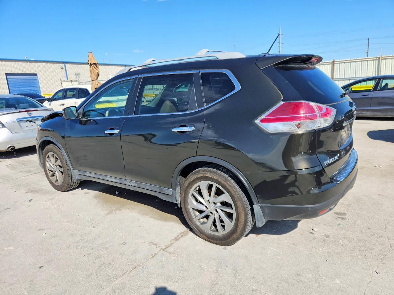 2014 Nissan Rogue S - zdjęcie 2