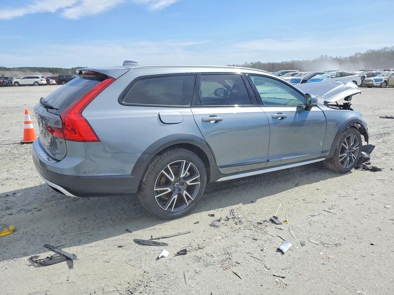2017 Volvo V90 Cross Country T6 Inscription - zdjęcie 3