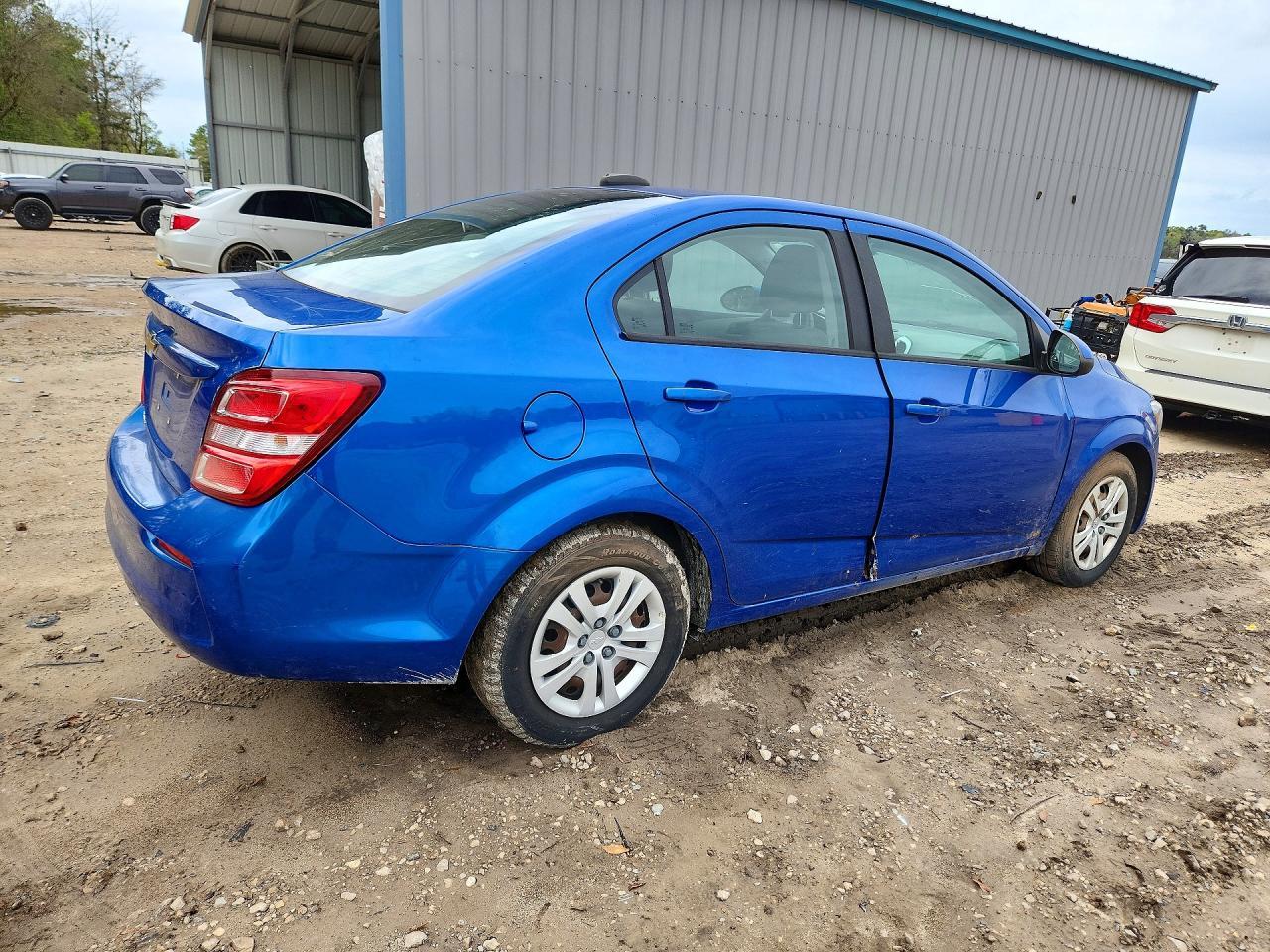 2019 Chevrolet Sonic Ls - zdjęcie 3