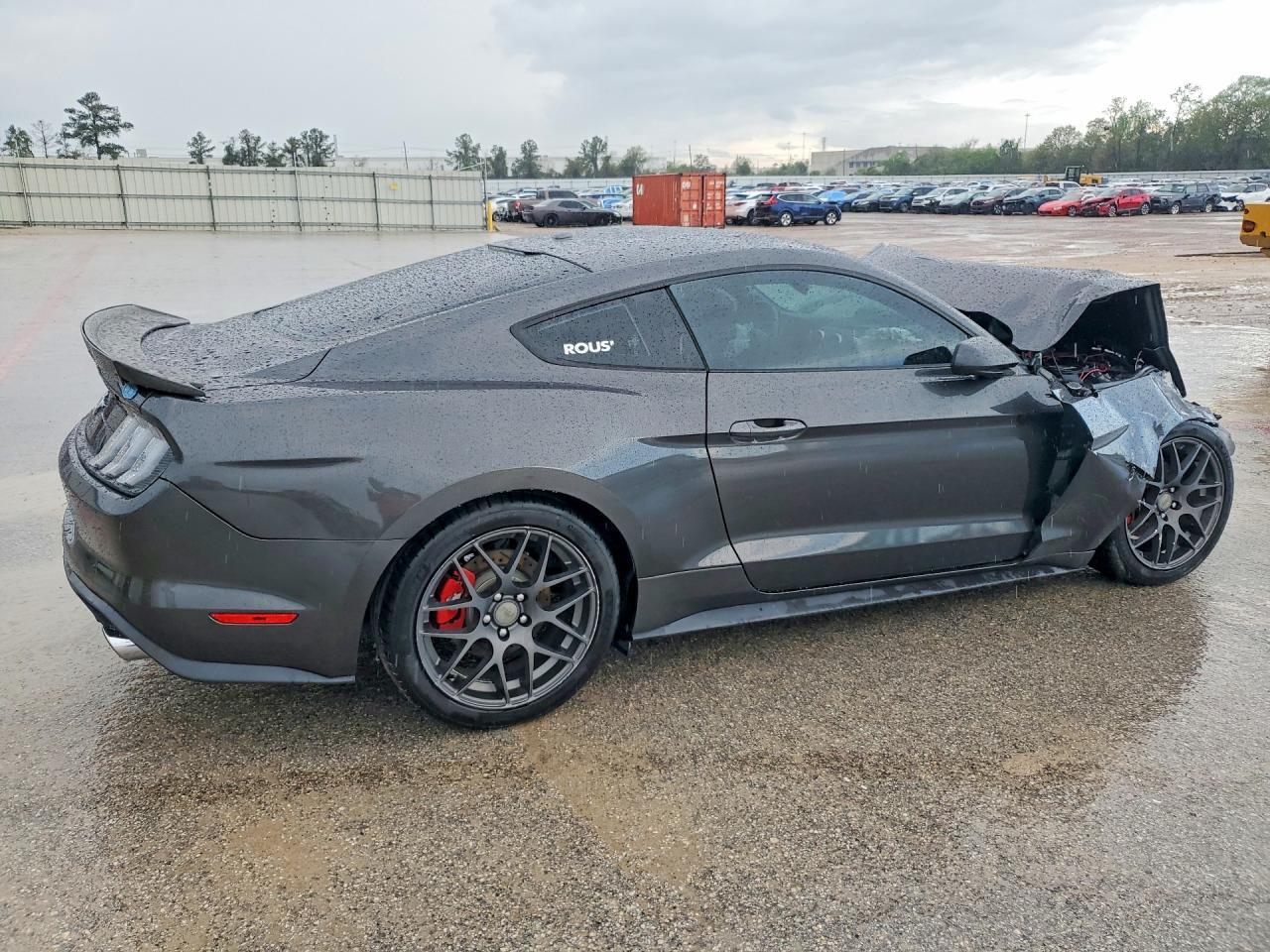 2020 Ford Mustang - zdjęcie 3