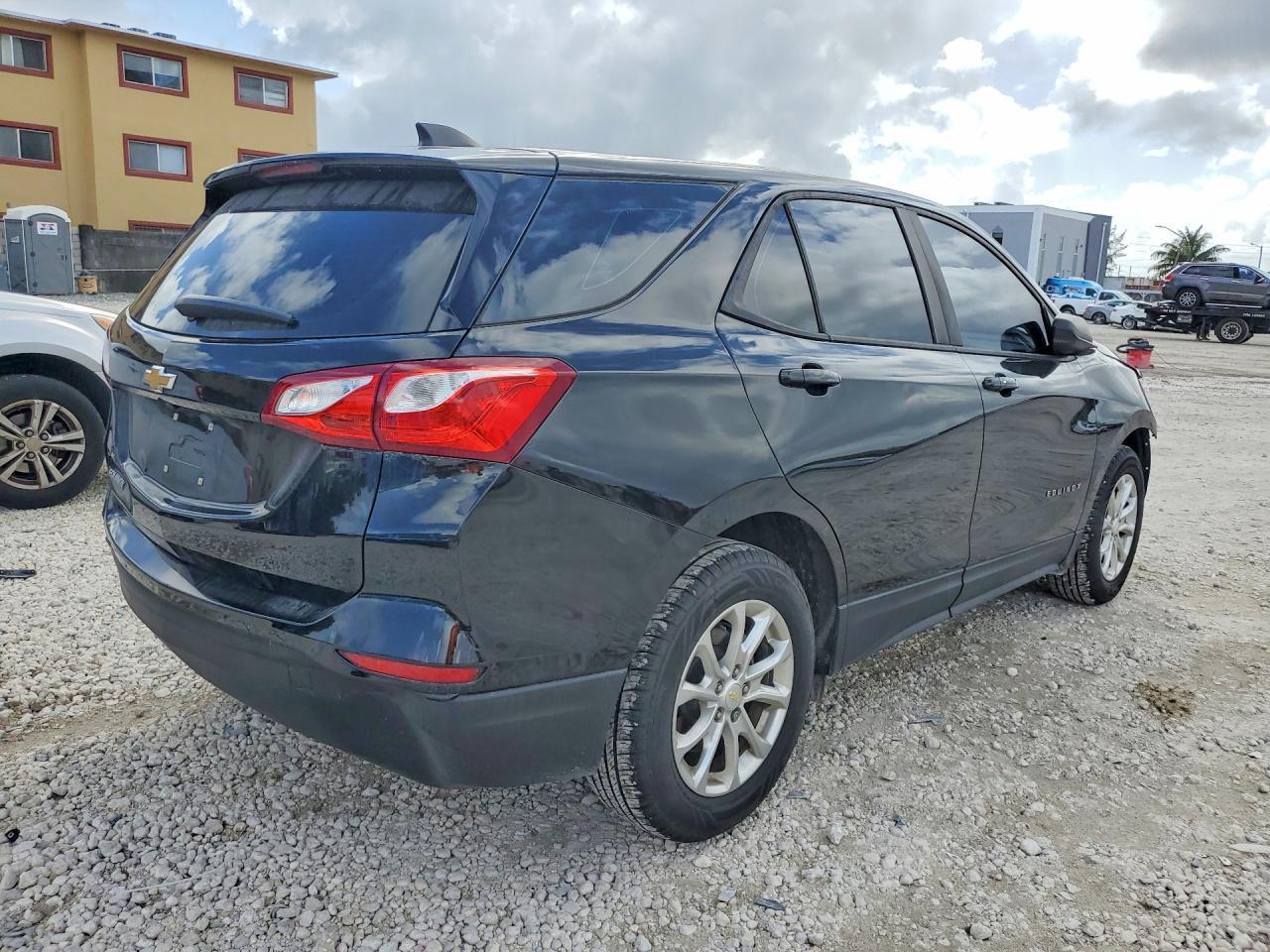 2020 Chevrolet Equinox Ls - zdjęcie 3