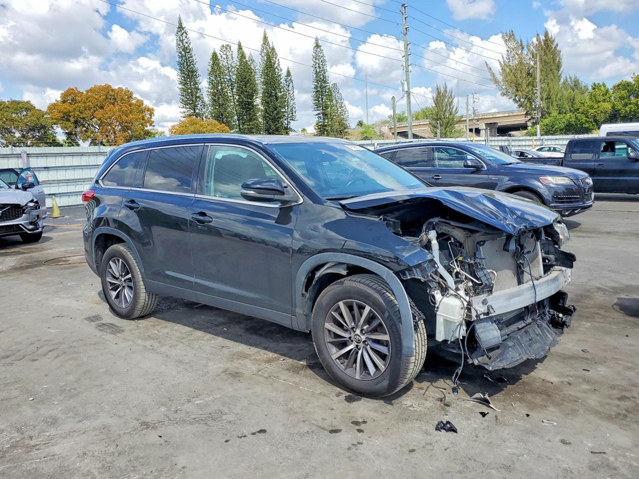 2019 Toyota Highlander Xle - zdjęcie 4