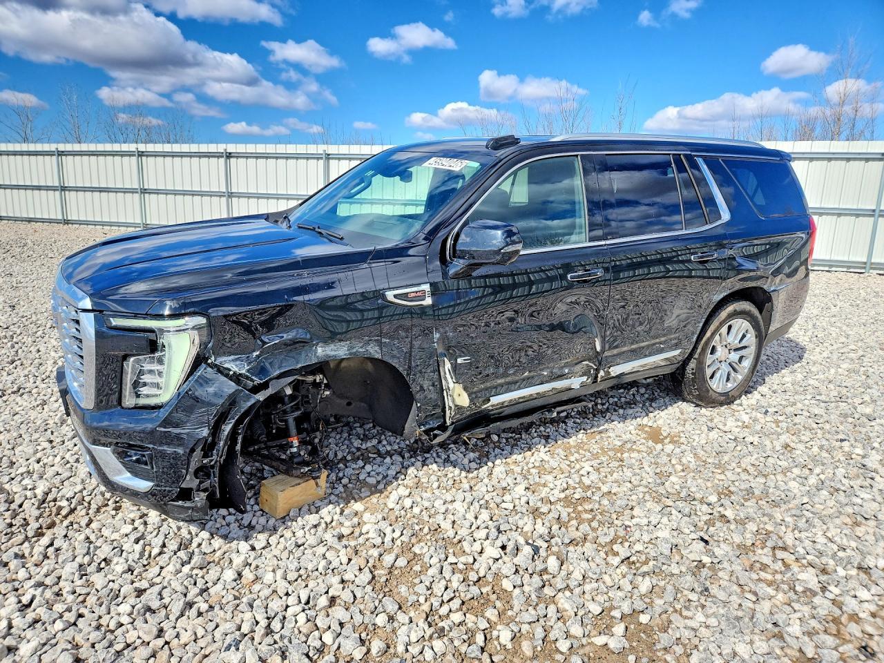 2025 GMC Yukon Denali - zdjęcie główne