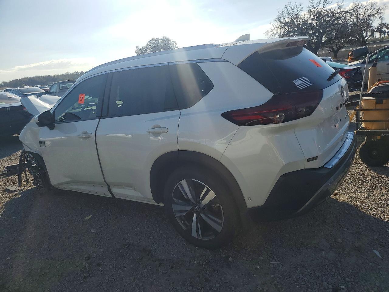 2023 Nissan Rogue Sl - zdjęcie 2