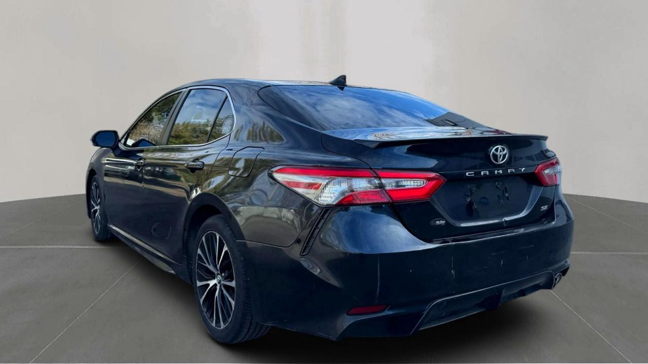 2019 Toyota Camry Se - zdjęcie 3