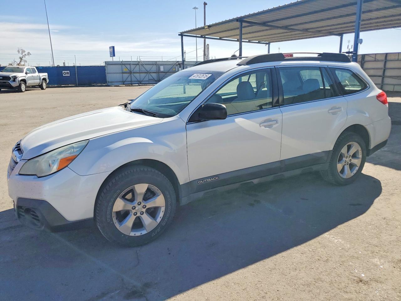 2013 Subaru Outback - zdjęcie główne