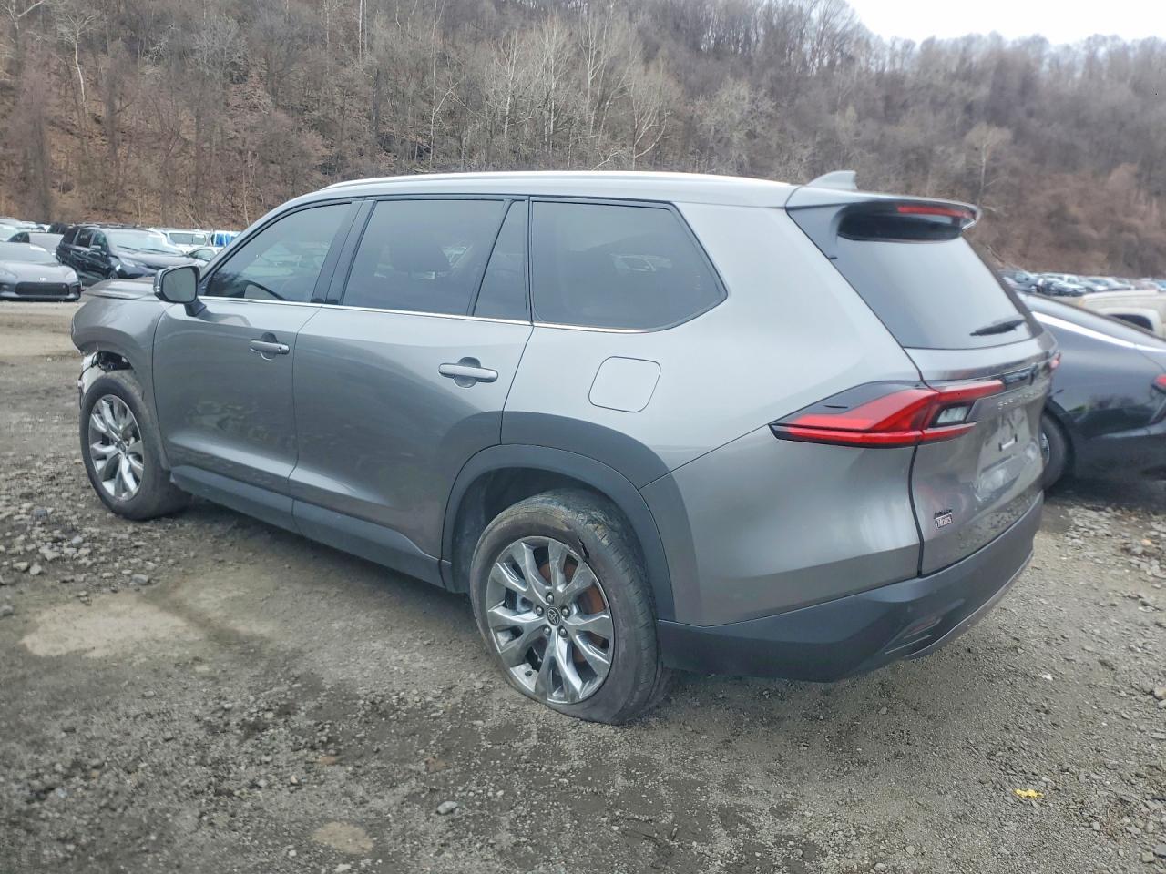 2025 Toyota Grand Highlander Limited - zdjęcie 2